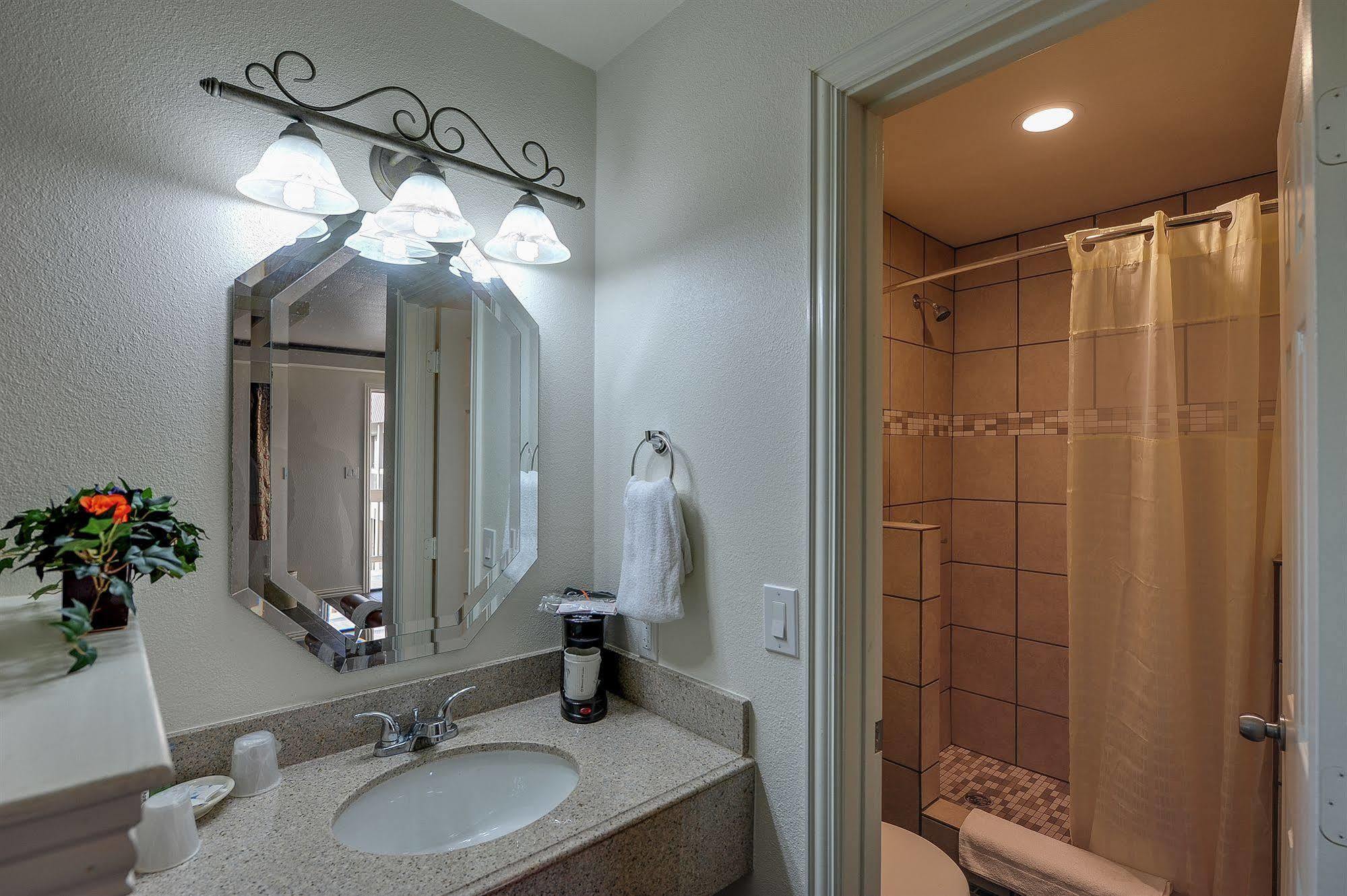 Romantic Inn & Suites Dallas Eksteriør billede