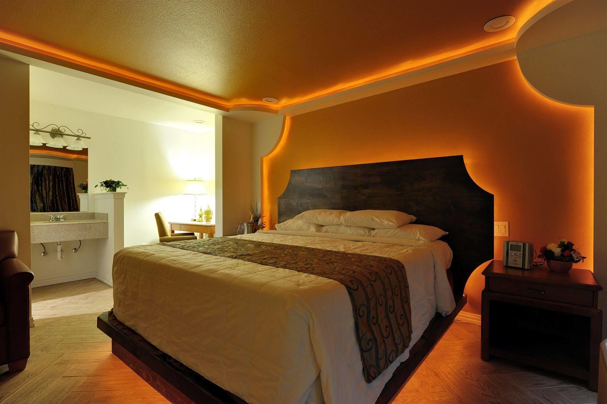 Romantic Inn & Suites Dallas Eksteriør billede