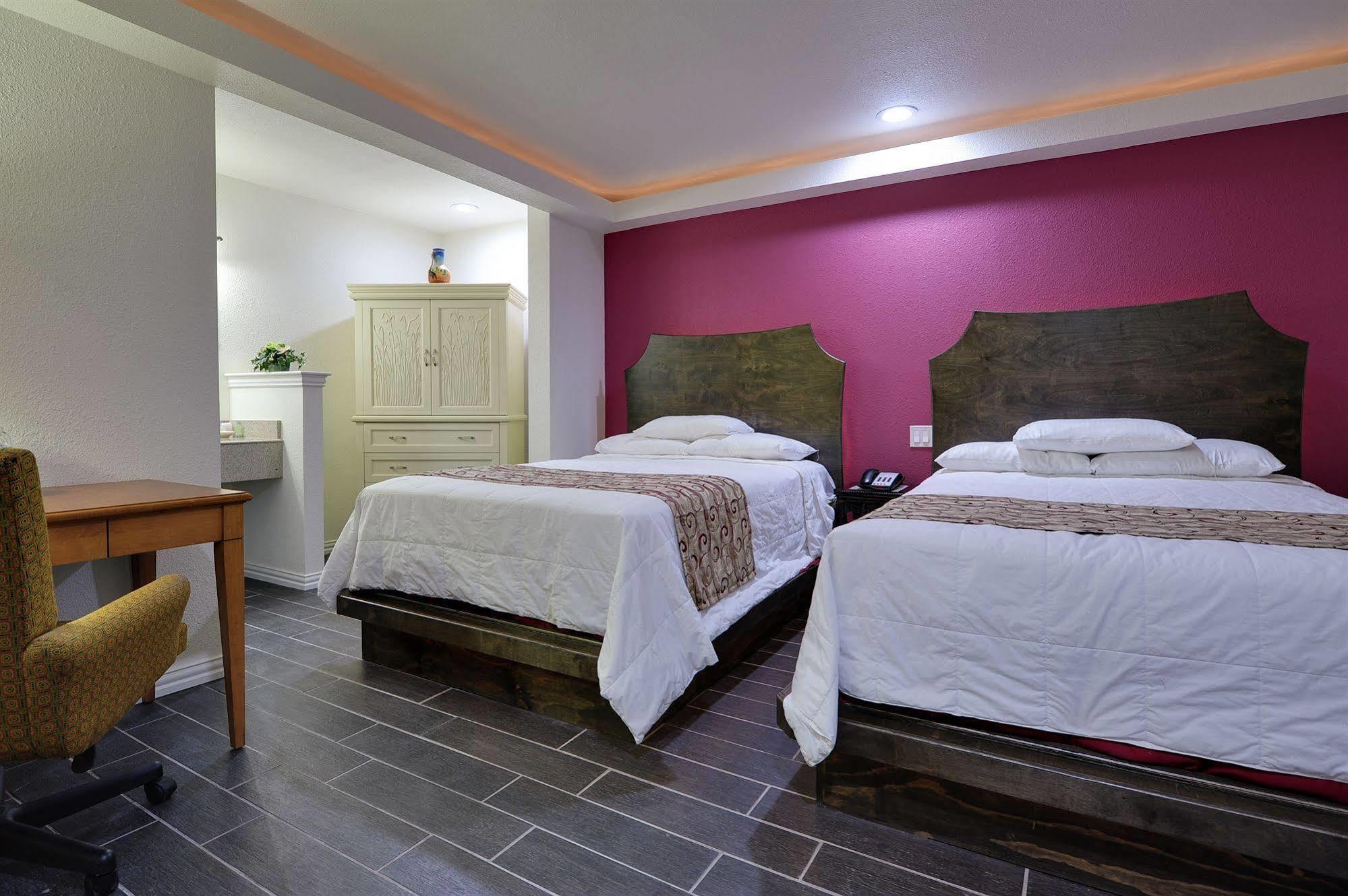 Romantic Inn & Suites Dallas Eksteriør billede