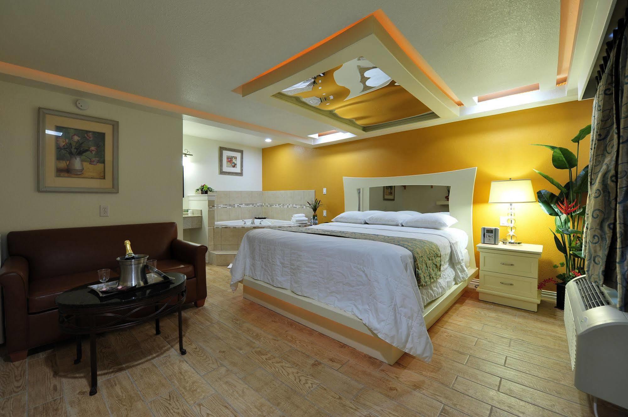 Romantic Inn & Suites Dallas Eksteriør billede
