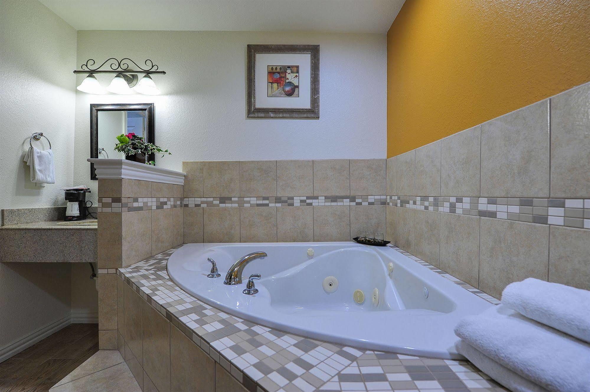 Romantic Inn & Suites Dallas Eksteriør billede